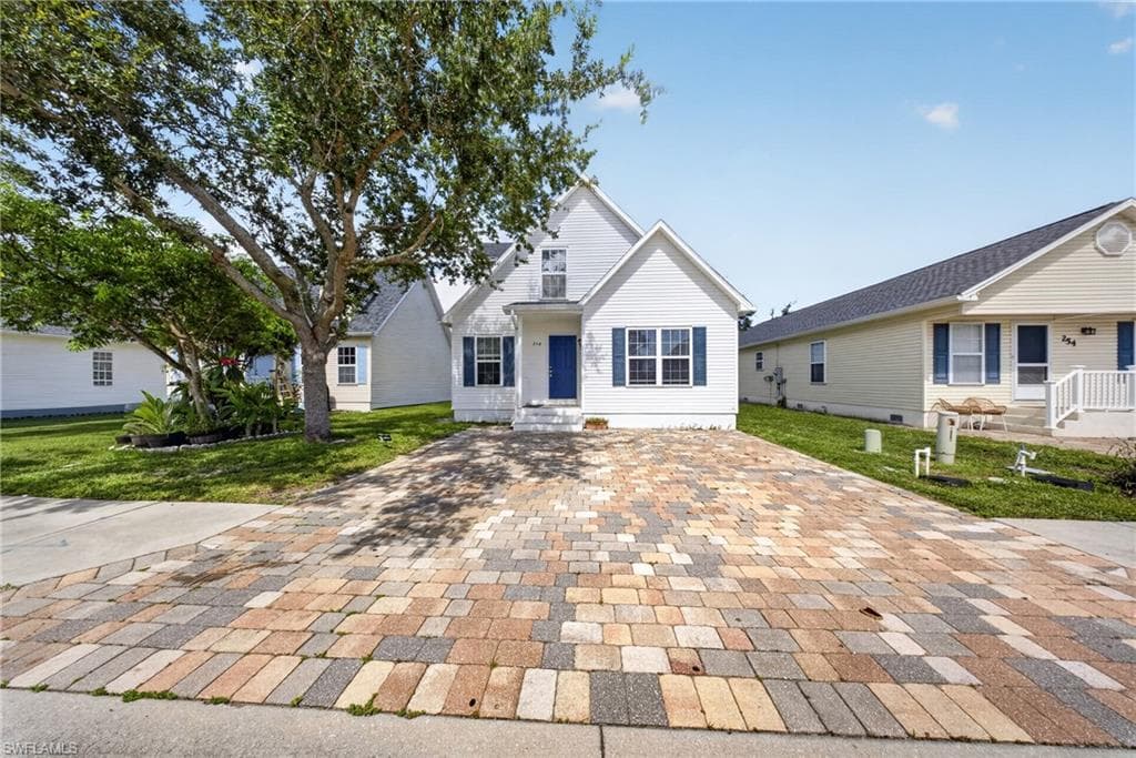 250 Leawood CIR-2
