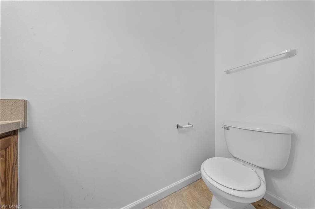 250 Leawood CIR-27