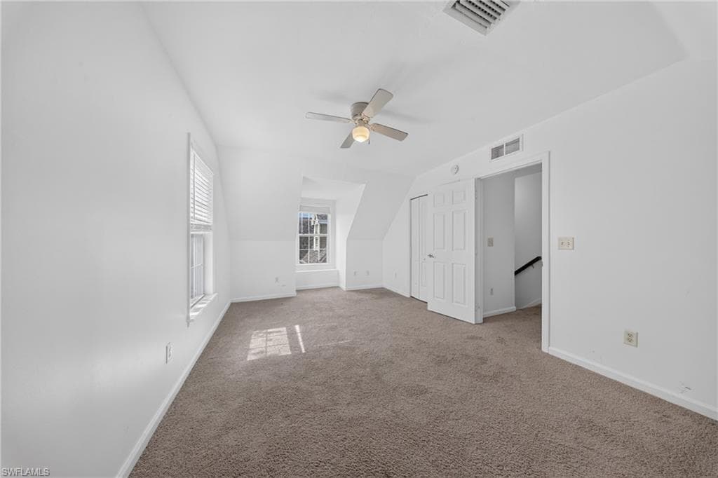 250 Leawood CIR-18