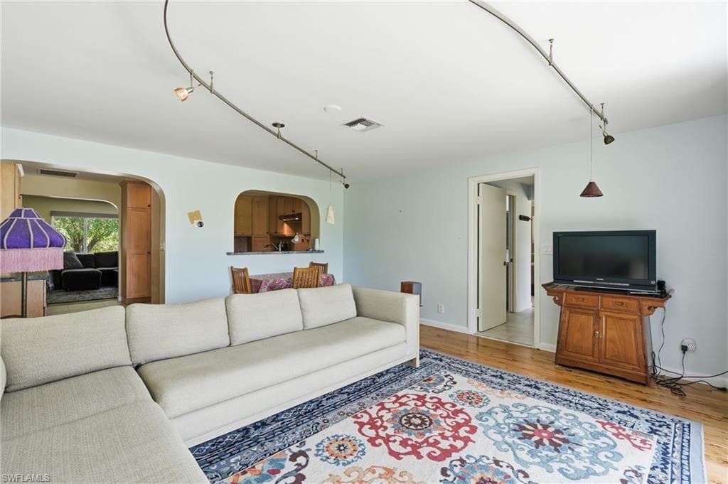 1316 Rordon AVE-17