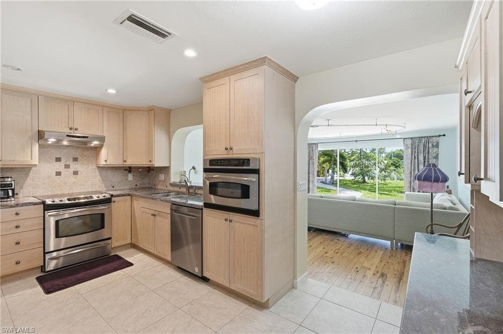 1316 Rordon AVE-10