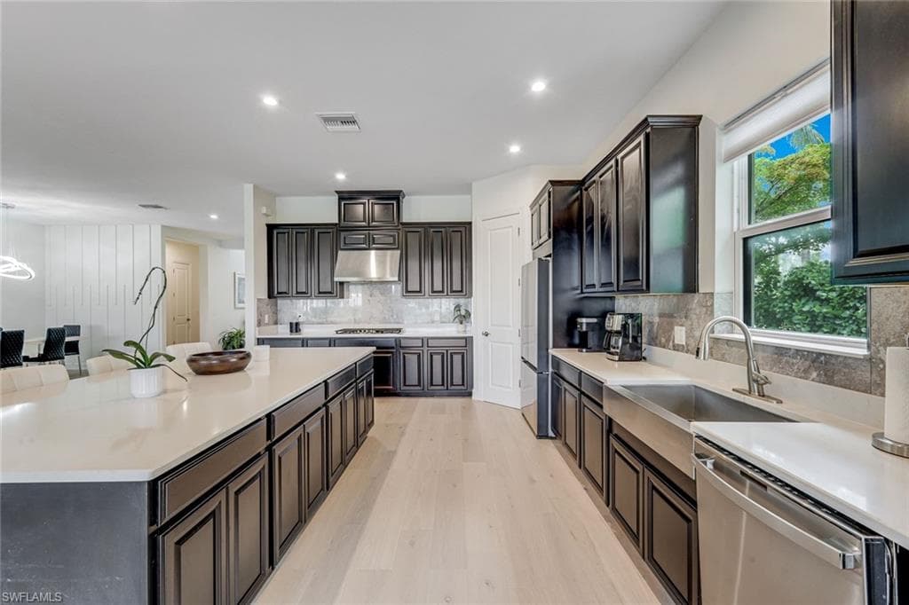 11110 Canal Grande DR-10