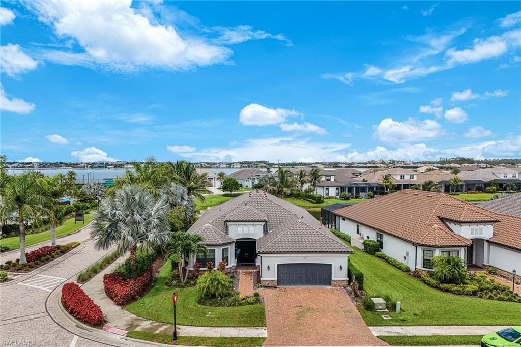 11110 Canal Grande DR-33