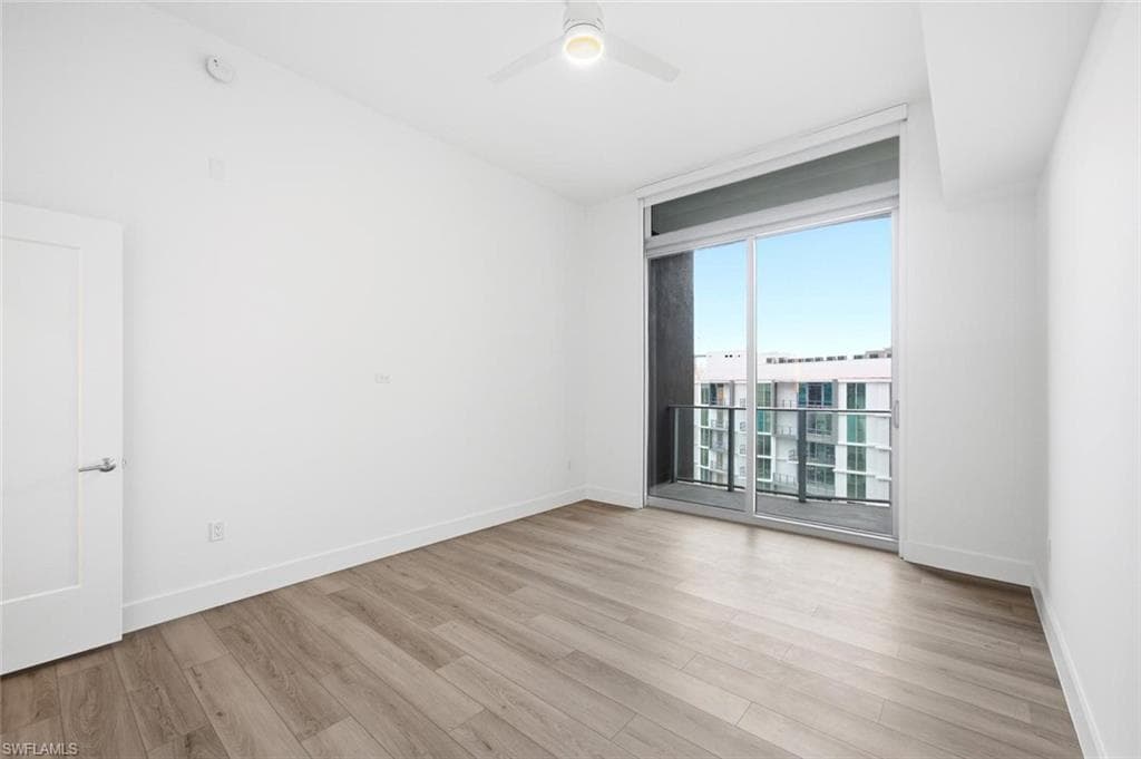 1950 Mayfair ST PH8-22
