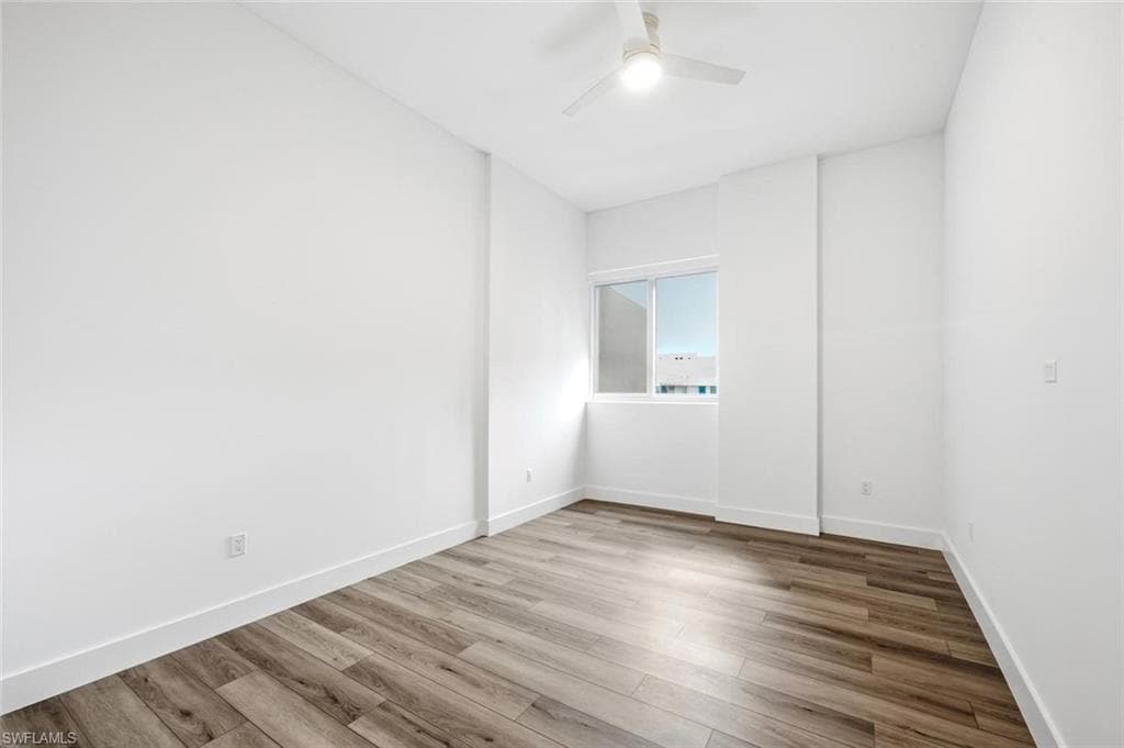 1950 Mayfair ST PH8-26
