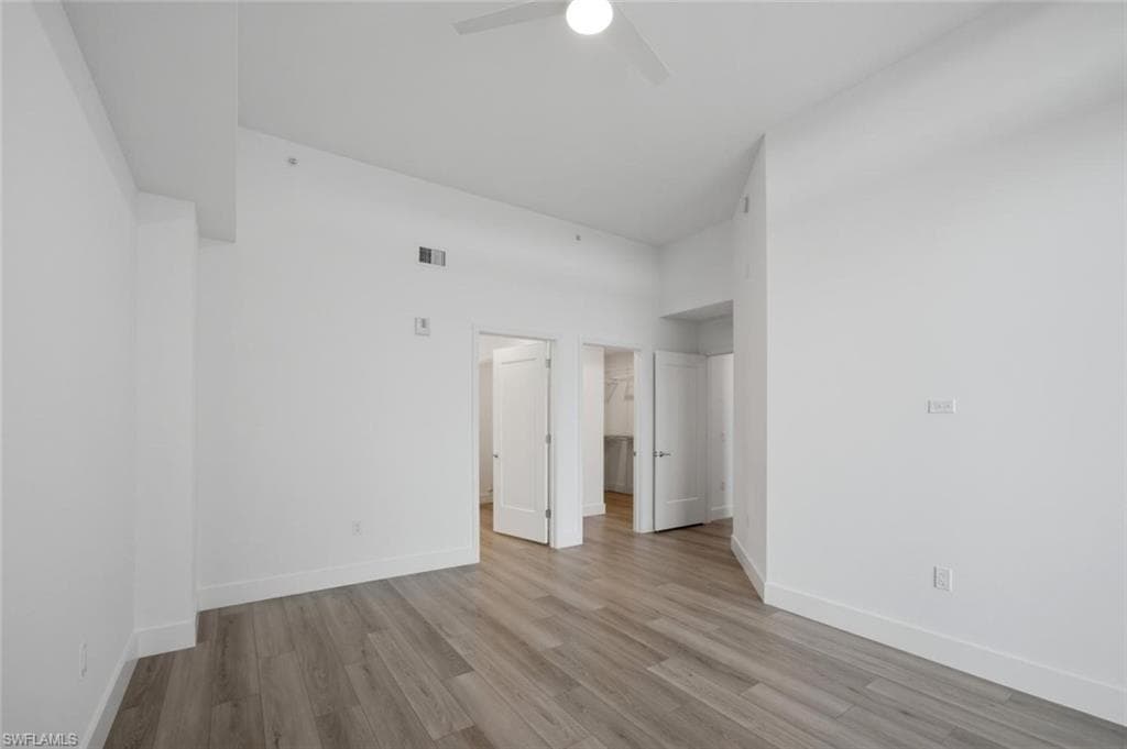 1950 Mayfair ST PH8-16
