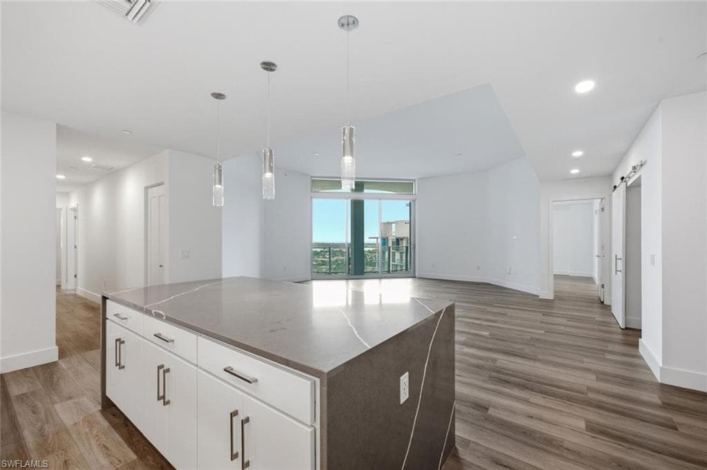 1950 Mayfair ST PH8-11