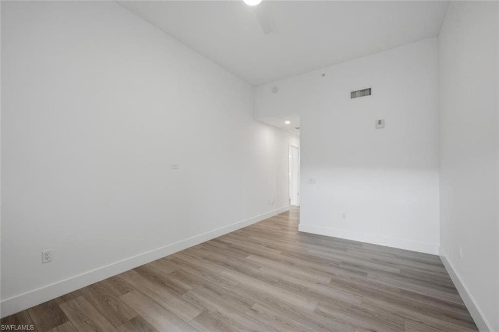 1950 Mayfair ST PH8-27