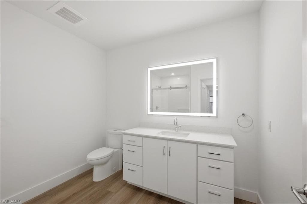 1950 Mayfair ST PH8-24