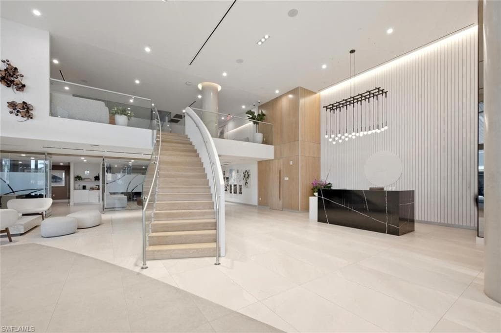 1950 Mayfair ST PH9-1