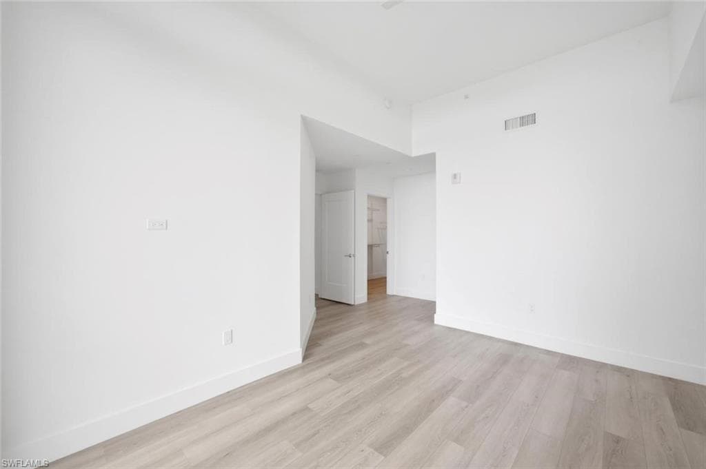 1950 Mayfair ST PH9-16
