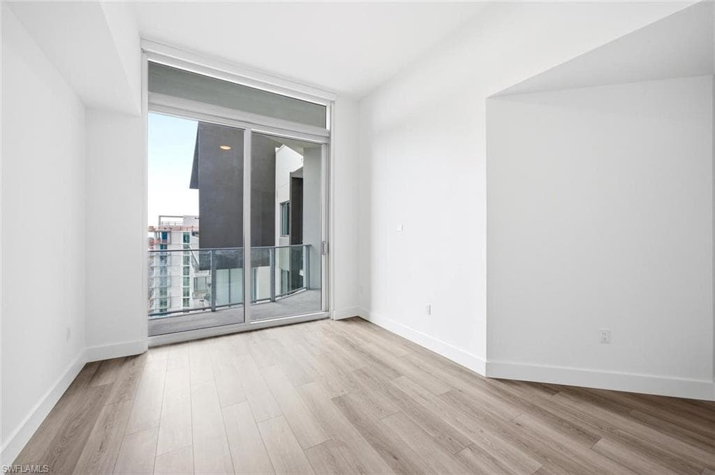 1950 Mayfair ST PH9-15