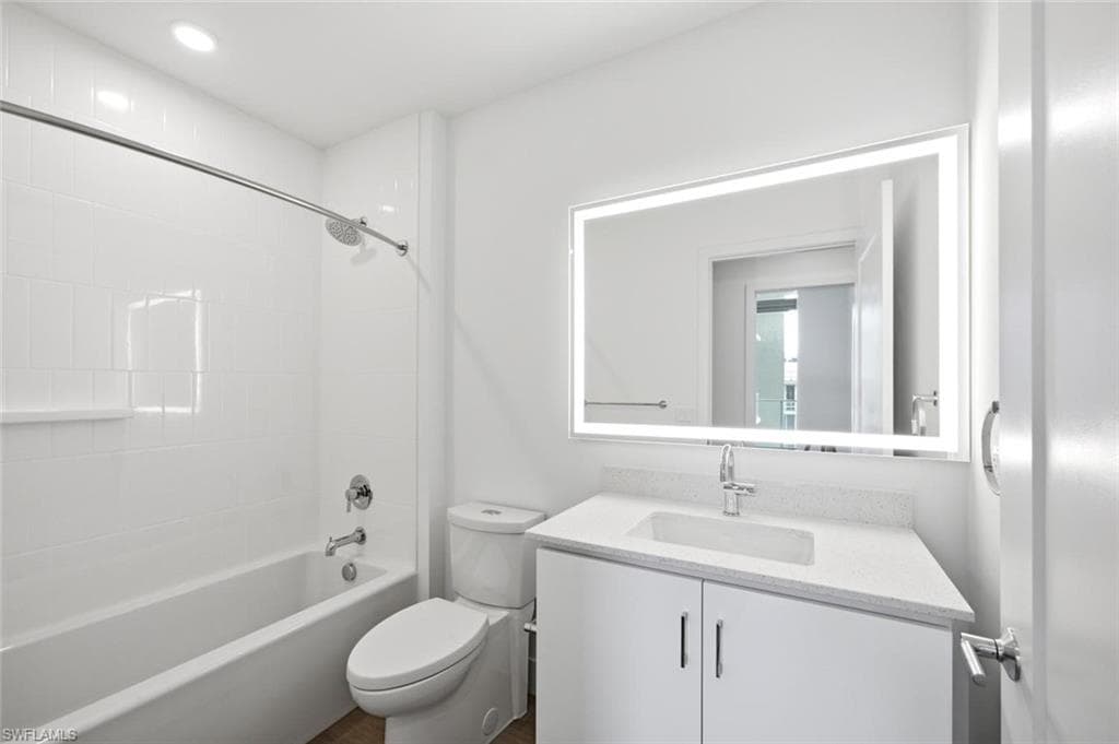 1950 Mayfair ST PH9-21