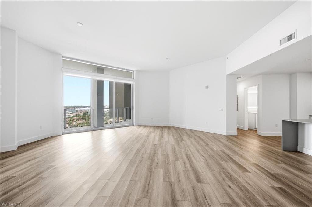 1950 Mayfair ST PH9-6