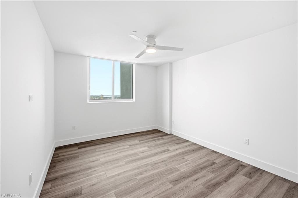 1950 Mayfair ST PH9-19