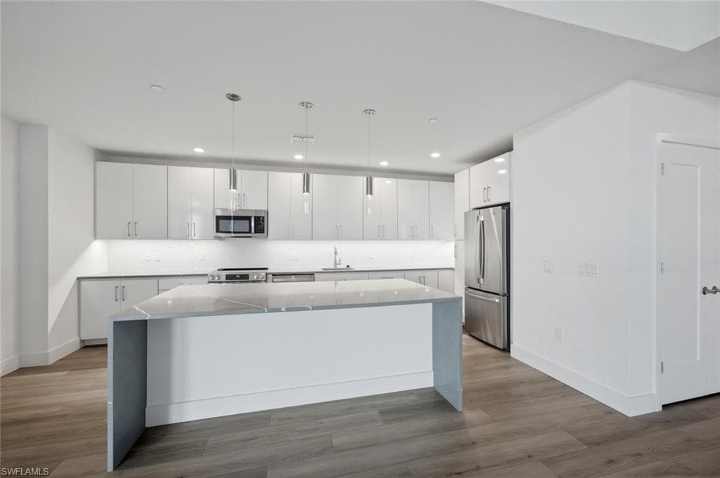 1950 Mayfair ST PH9-9
