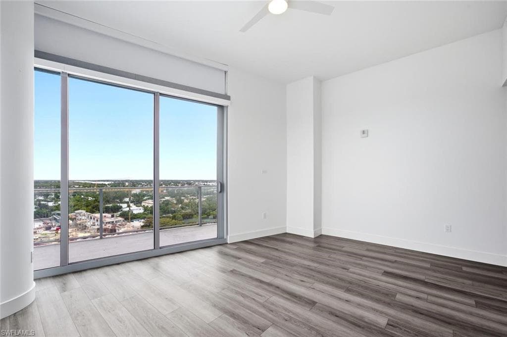 1950 Mayfair ST PH11-16