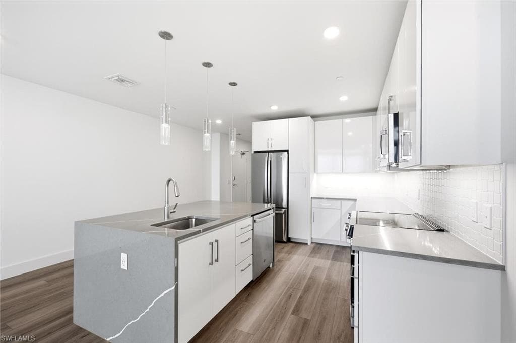 1950 Mayfair ST PH11-8