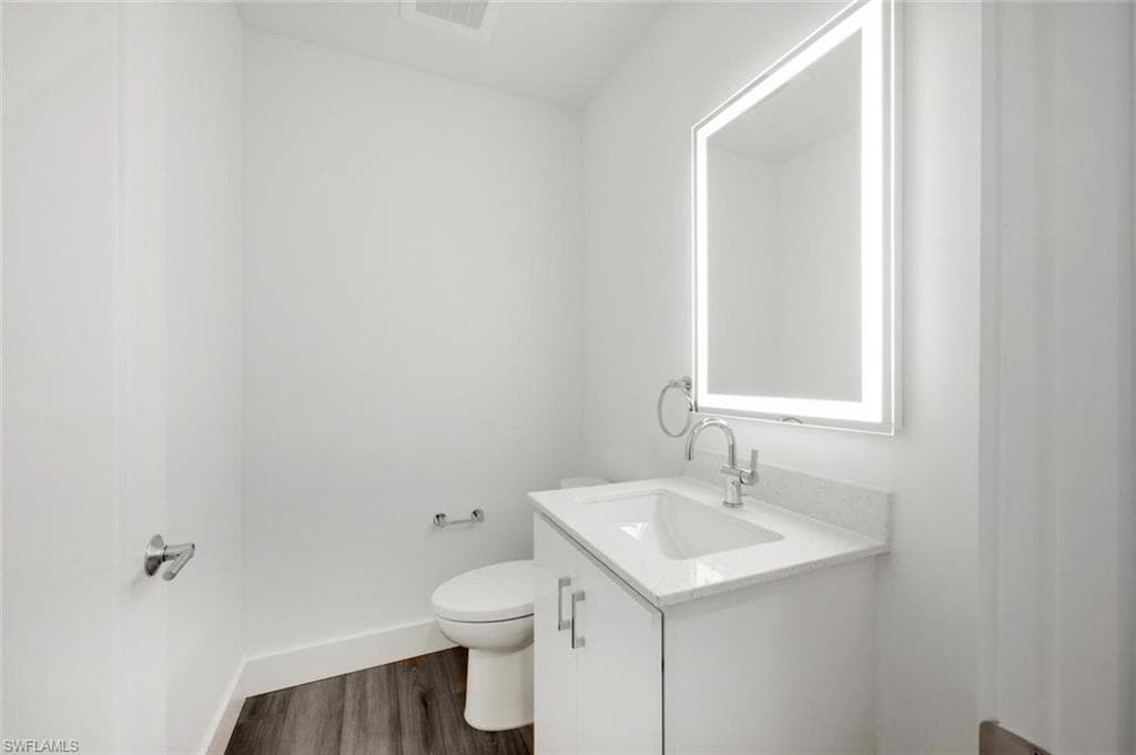 1950 Mayfair ST PH11-14