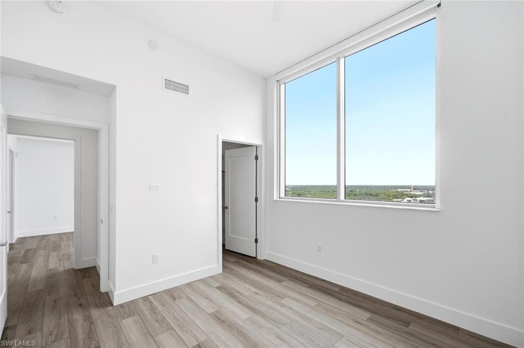 1950 Mayfair ST PH11-30