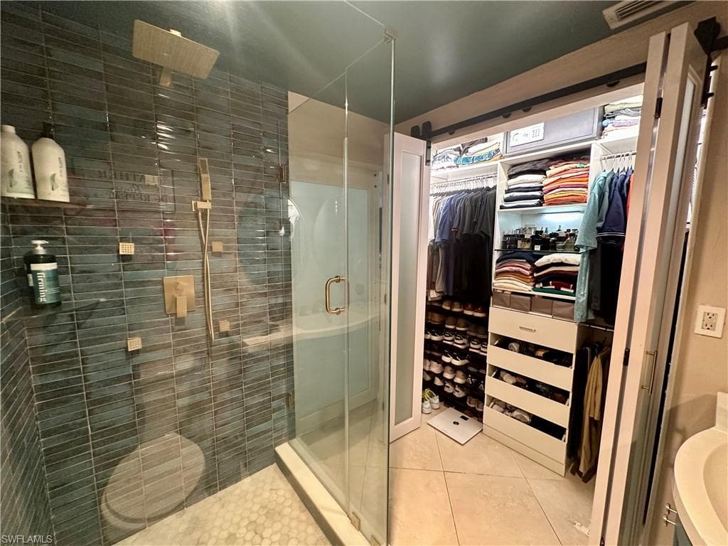1495 Cranville SQ-12
