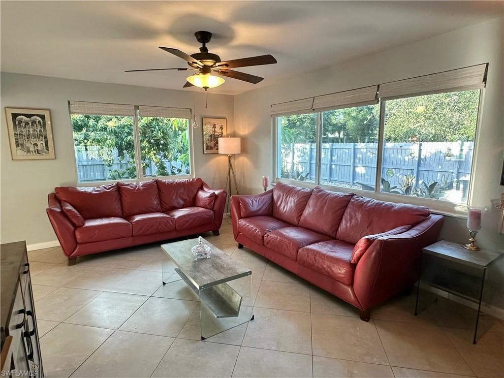 1495 Cranville SQ-28
