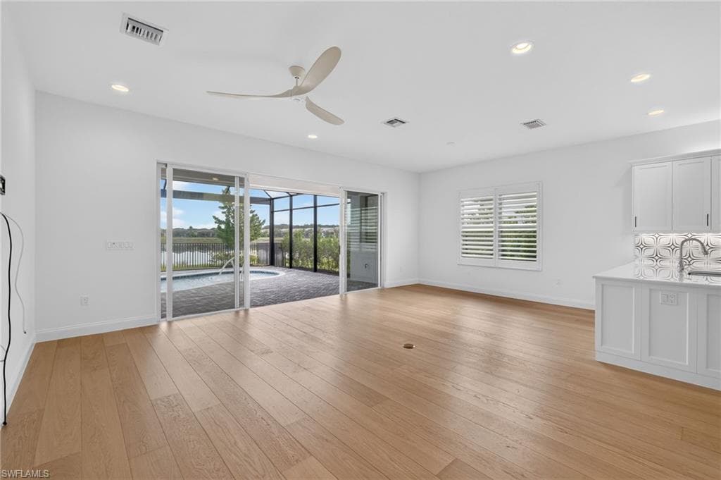 12436 Purple Ficus WAY-6