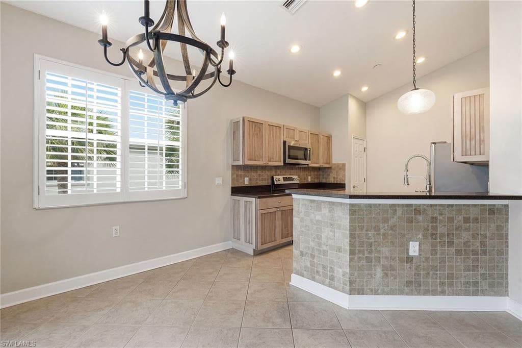 10462 Autumn Breeze DR 202-4