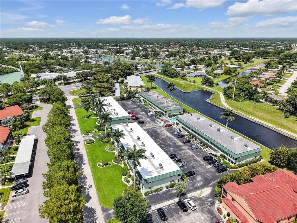 300 Valley Stream DR 8A-11