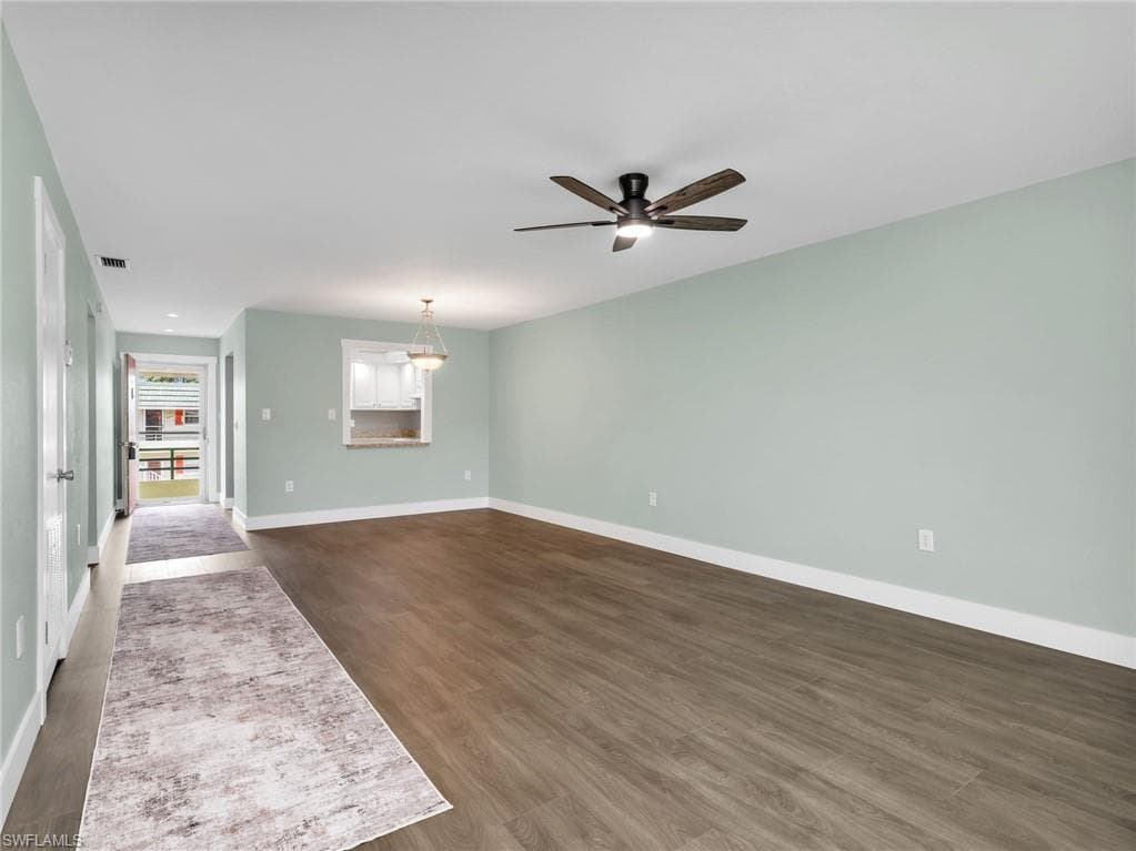 300 Valley Stream DR 8A-23