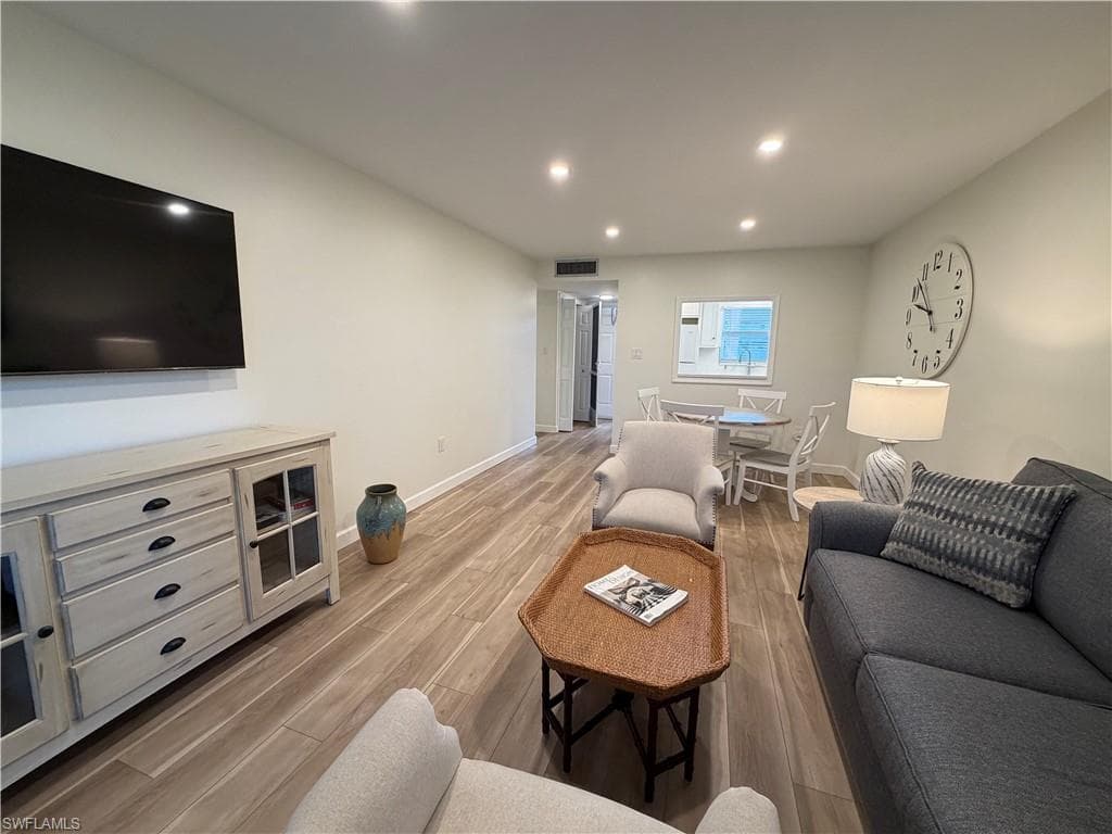 180 Turtle Lake CT 206-3
