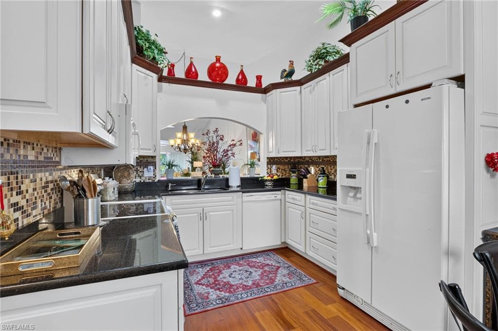 2166 Stacil CIR 17-18