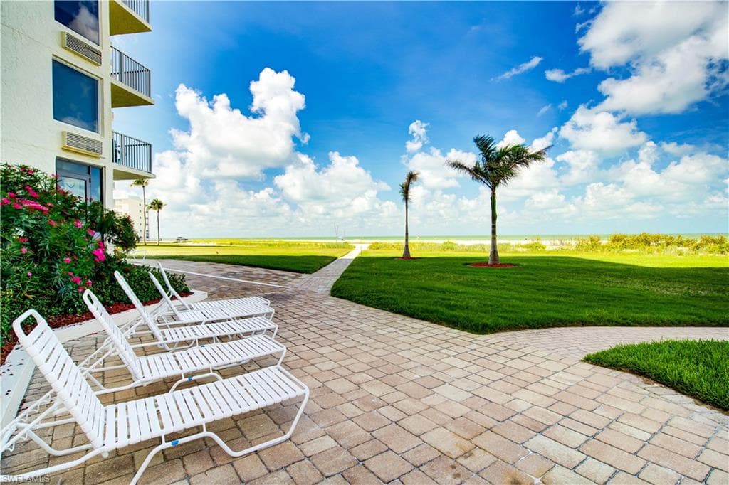 7330 Estero BLVD 601-17