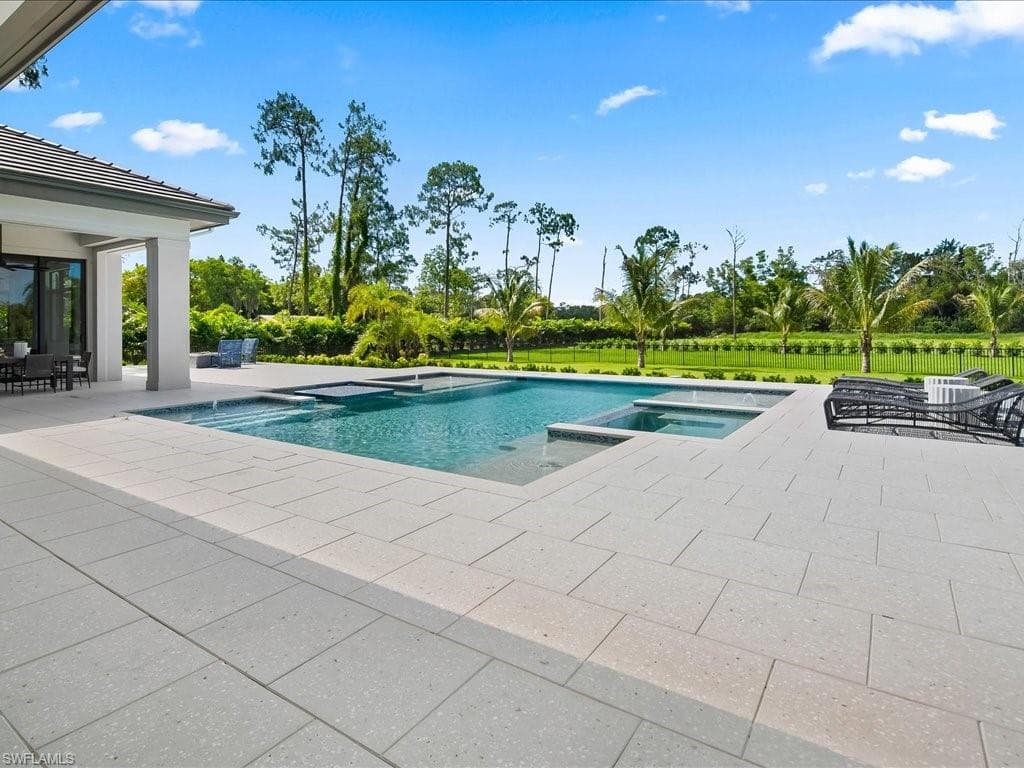 6446 Daniels RD-33