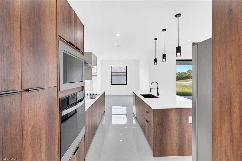 8030 SHERWOOD CIR-6