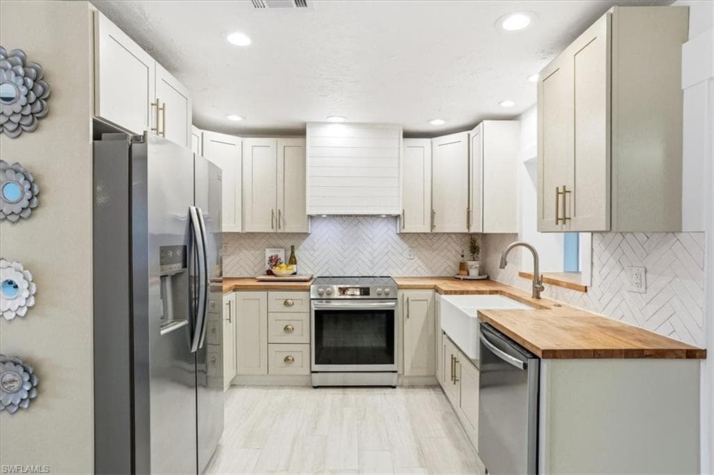 3880 Estey AVE-5