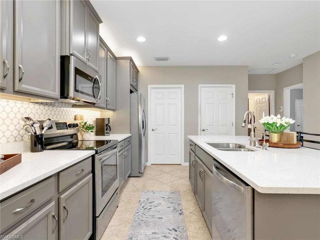 4337 Dutchess Park RD-11