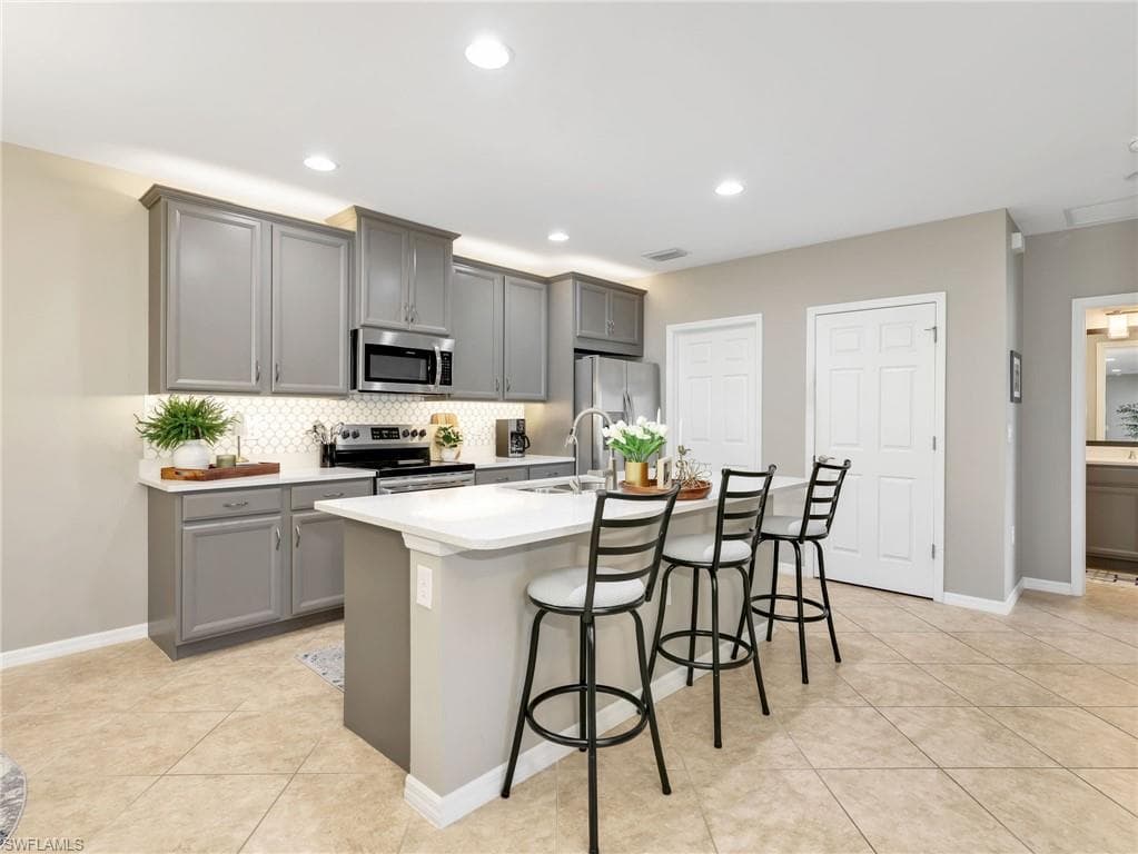 4337 Dutchess Park RD-13