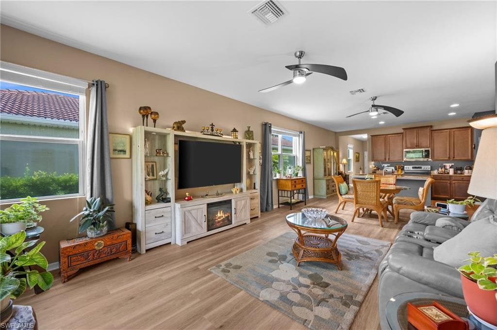 2190 Summersweet DR-20