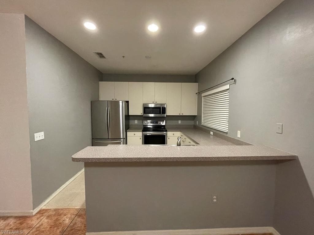 3265 Amanda LN 7-5
