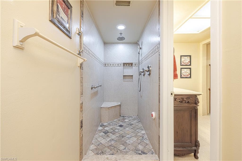 15840 Lake Candlewood DR-26