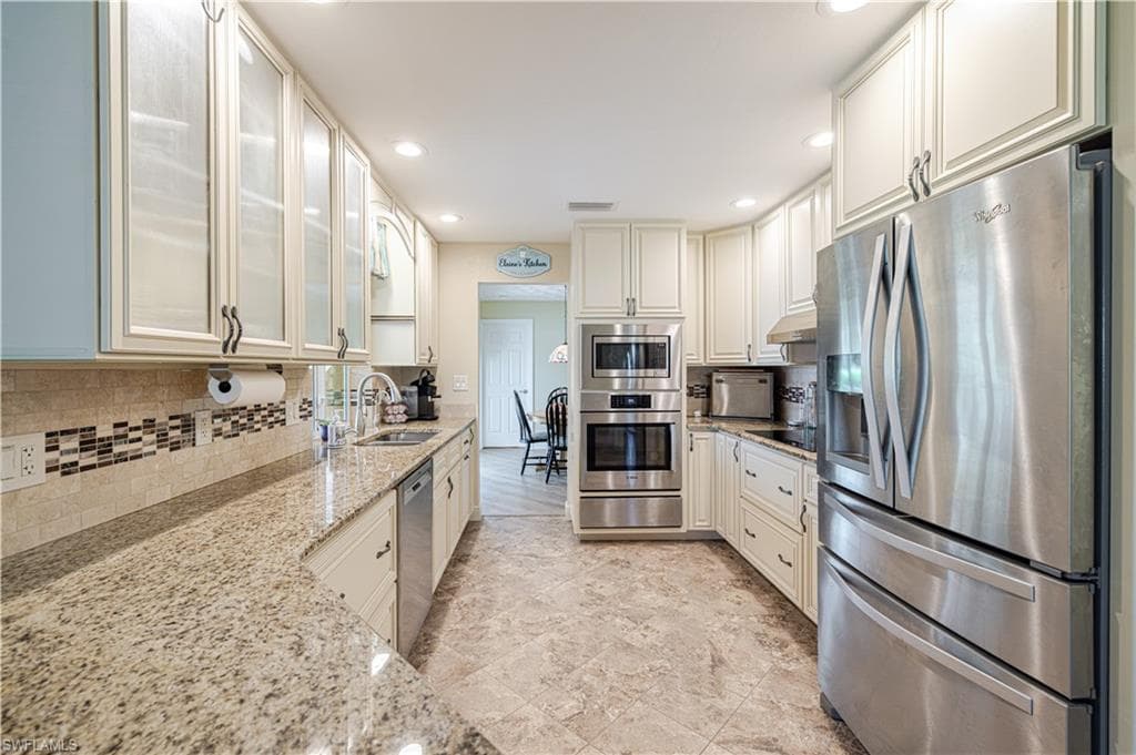 15840 Lake Candlewood DR-12