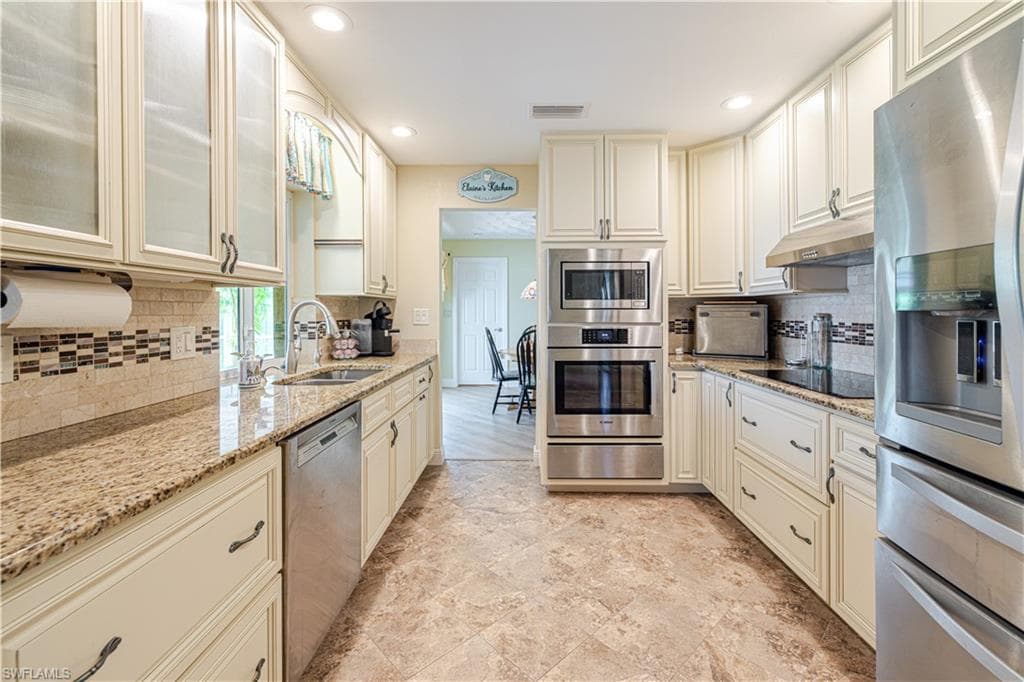 15840 Lake Candlewood DR-10