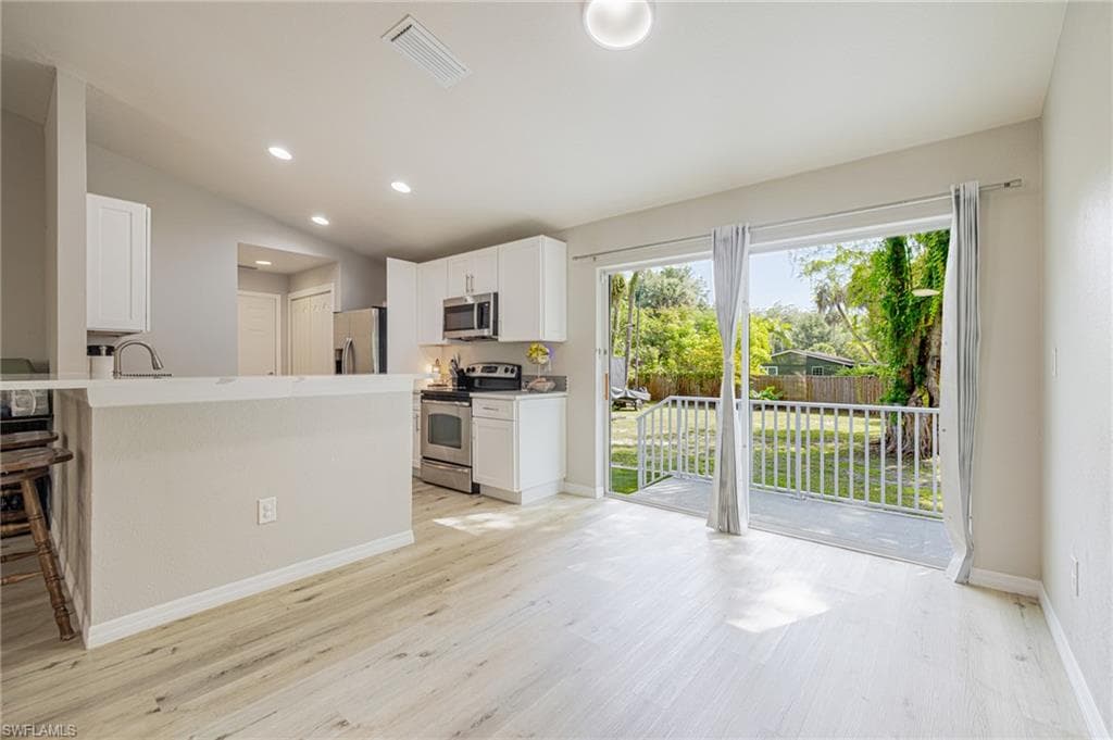 211 Palmacea RD-12