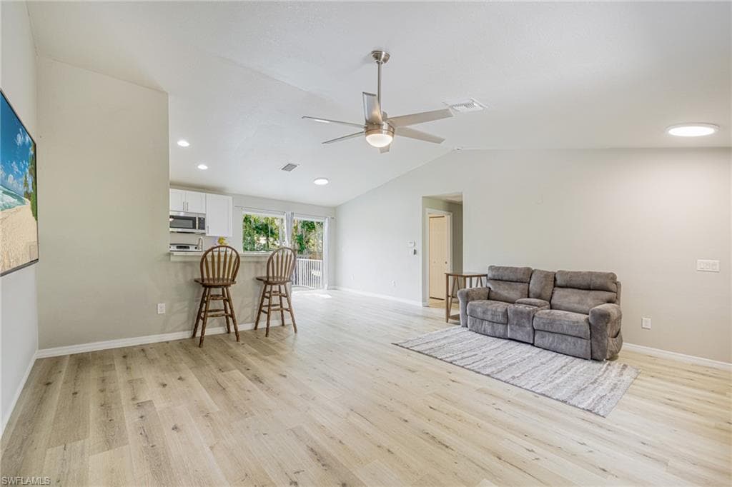 211 Palmacea RD-8