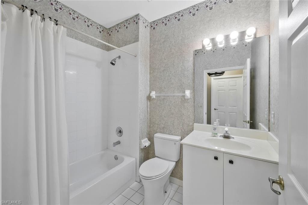 1340 Charleston Square DR 101-16