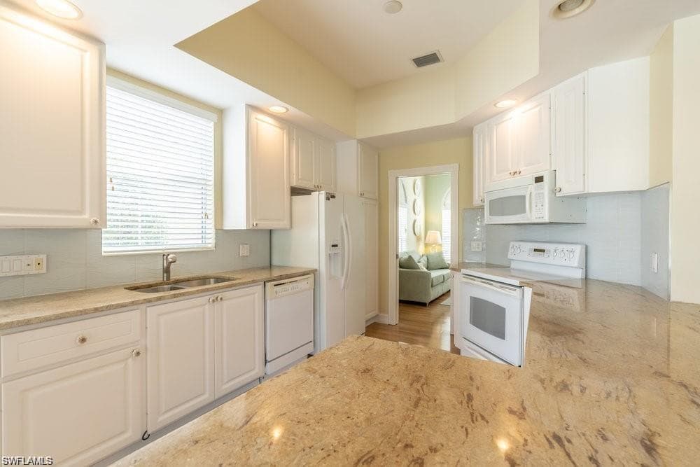 7687 Hernando CT-22