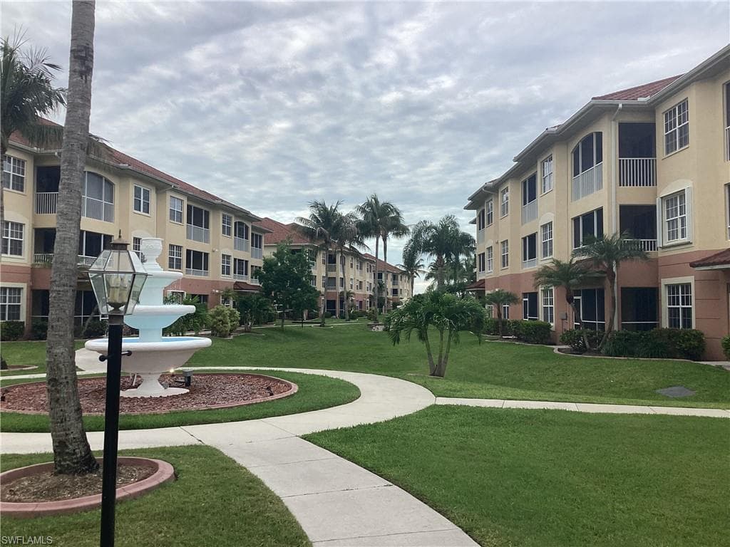 1121 Van Loon Commons CIR 304-1
