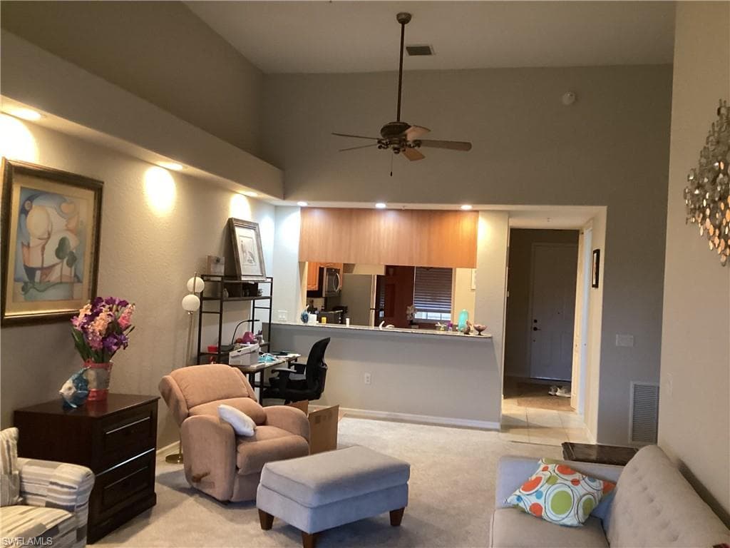 1121 Van Loon Commons CIR 304-11