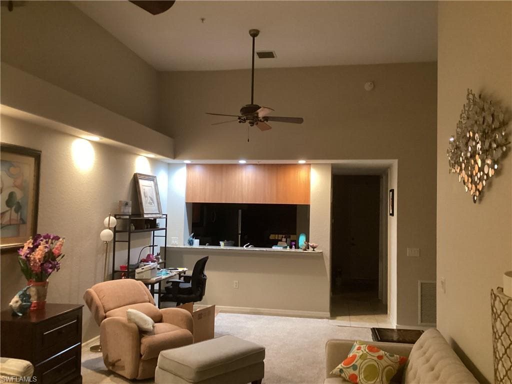1121 Van Loon Commons CIR 304-18